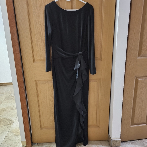 Black Evening Gown - Picture 3 of 8